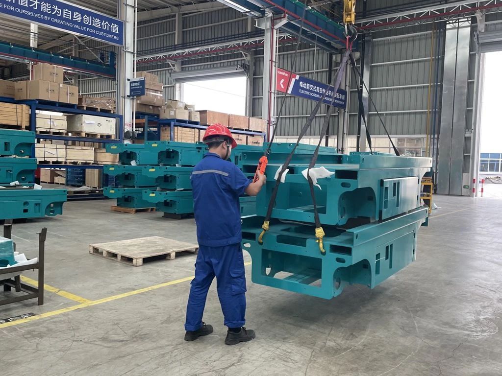 “蓝精灵”们在平凡岗位的坚守与奉献