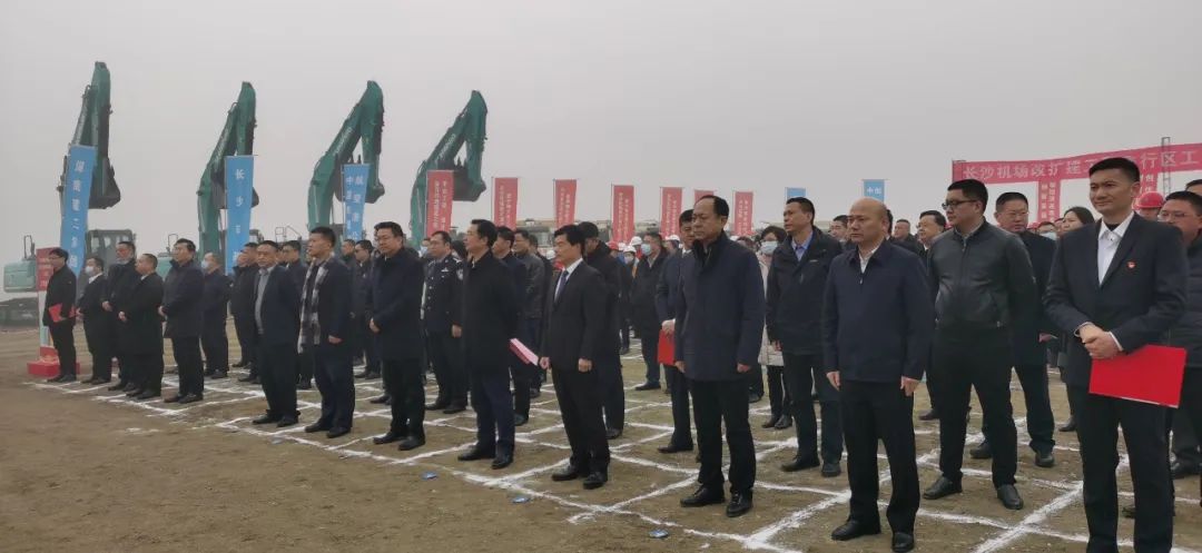 “山河绿”精彩亮相!装备全面助力长沙机场改扩建项目