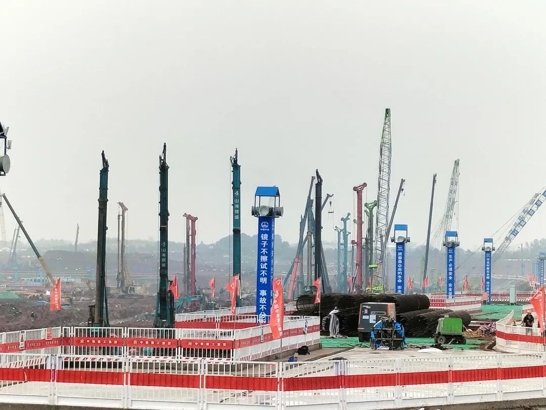 “山河绿”精彩亮相!装备全面助力长沙机场改扩建项目