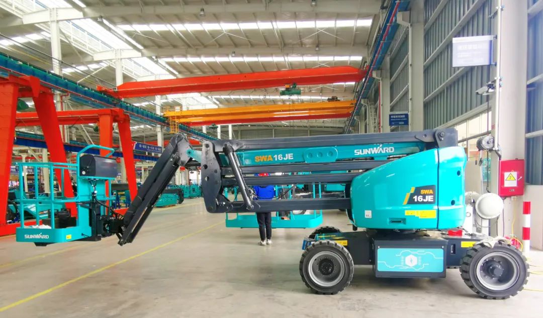 勇闯蓝海!两款臂式高空作业平台正式“出道”