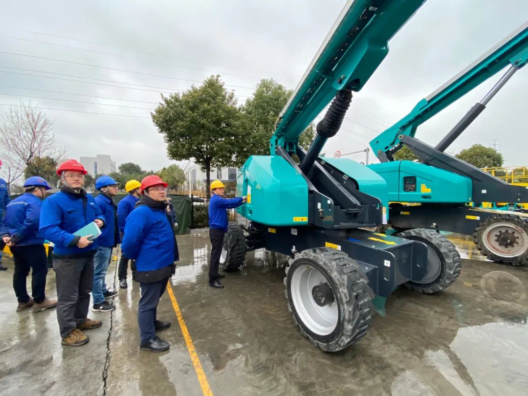 勇闯蓝海!两款臂式高空作业平台正式“出道”