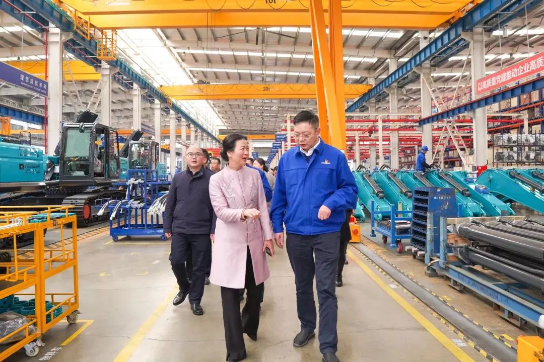 长沙市总工会、长沙经开区总工会一行调研