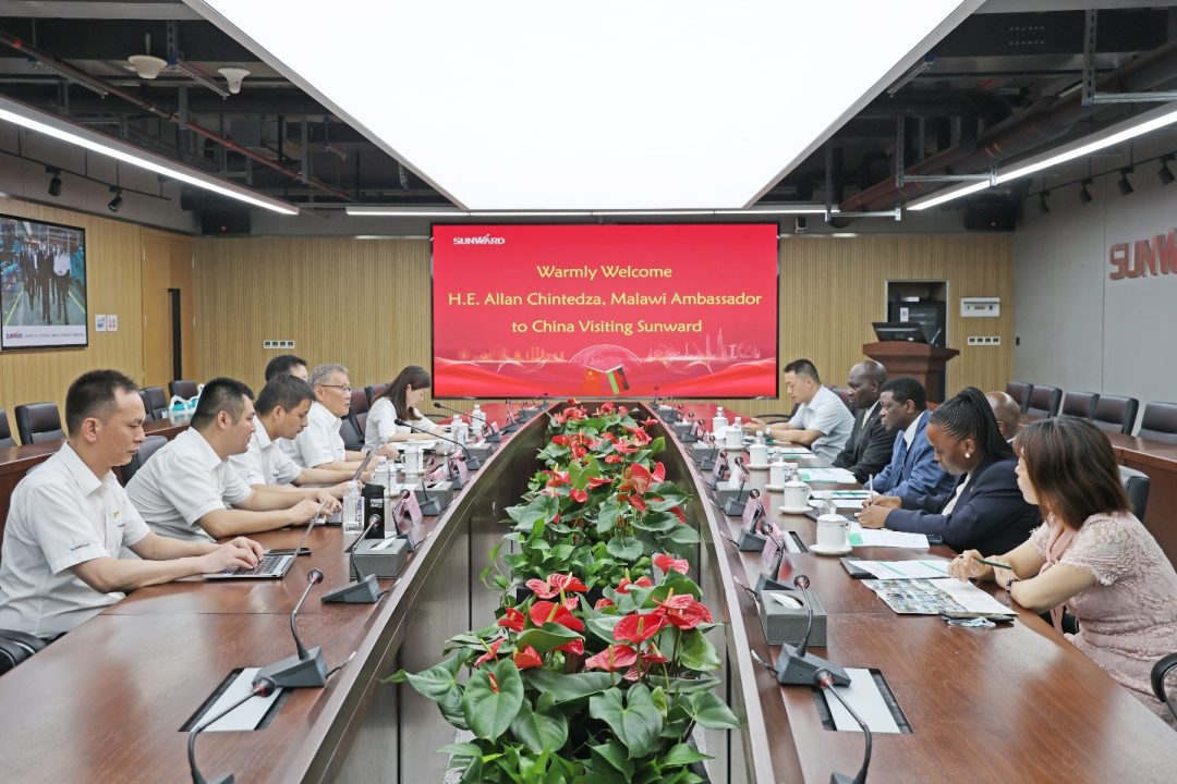 马拉维大使一行考察