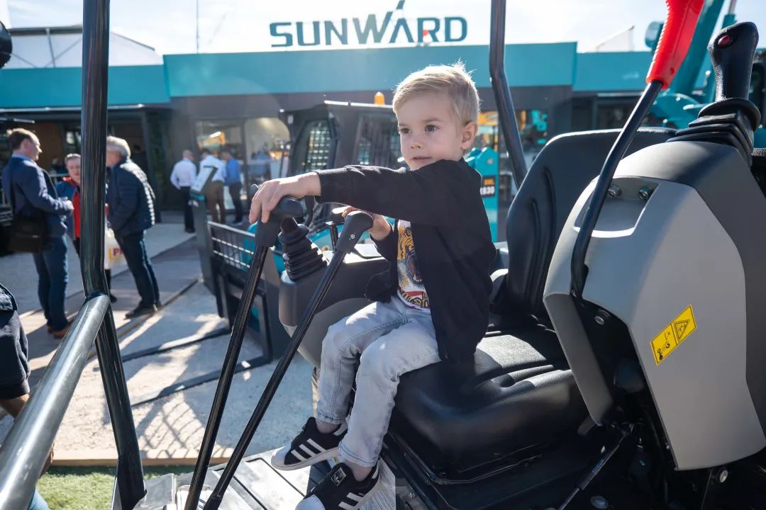 Bauma 2022 | 一组火热现场图带您重温德国宝马展之旅