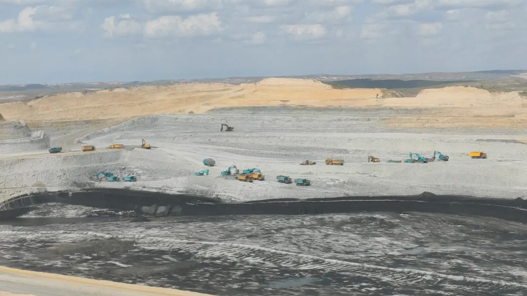 腾远添智能新绿,山河巨鼎新能源矿卡批量交付