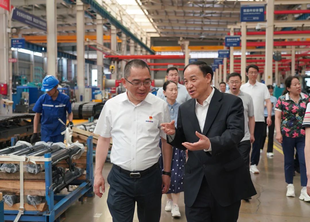 太原市政协主席操学诚调研