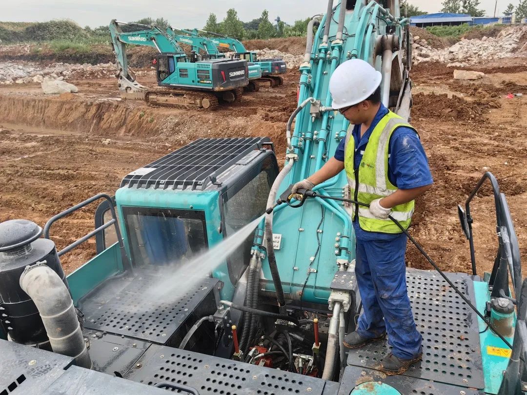 品质山河,用心服务!挖掘机2023年服务万里行正式出征