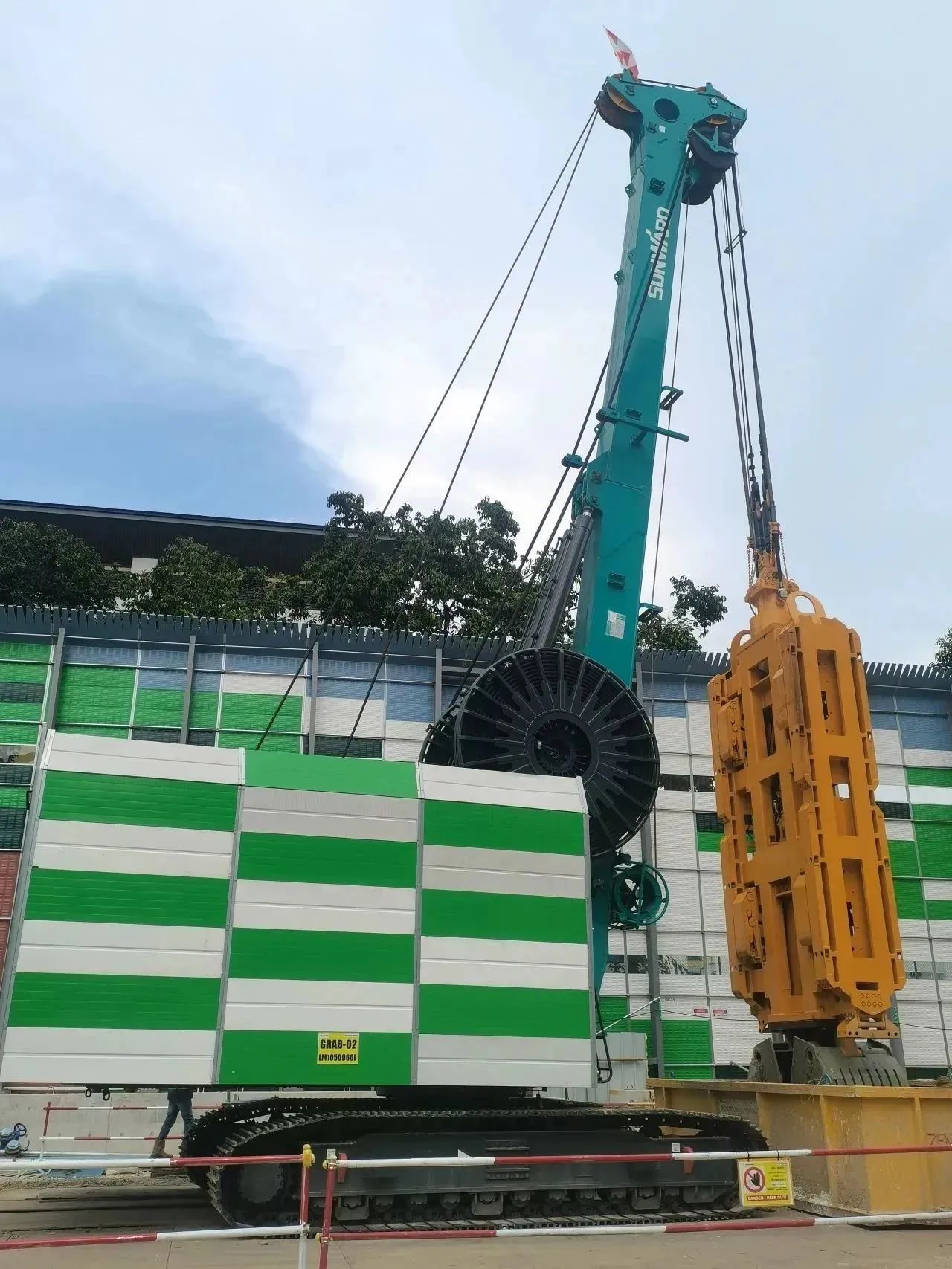 助力国内国际重大工程!液压抓斗实力“出圈”