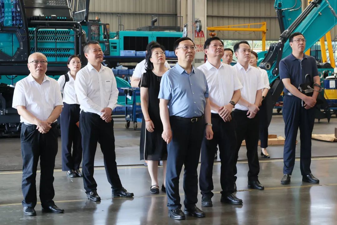 中宣部社科领域专家学者到调研高质量发展