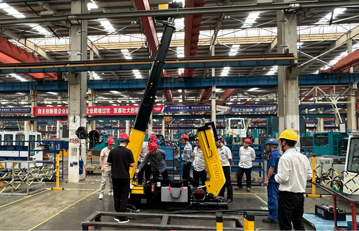 首套抬拨线作业装置通过国家铁路系统准入鉴定