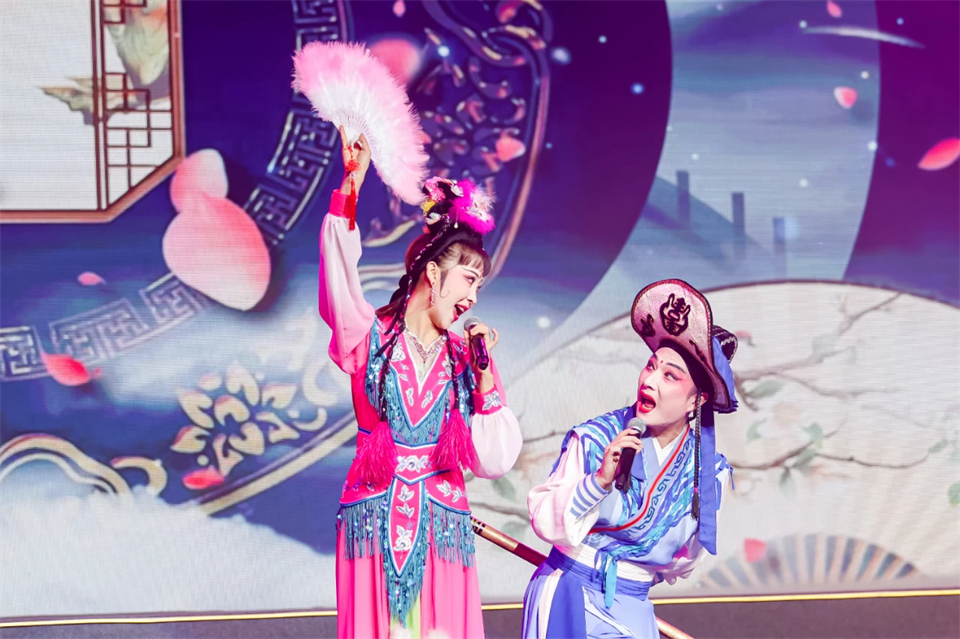 创新引领价值 理想成就未来——庆祝成立25周年表彰大会暨文艺晚会隆重举行