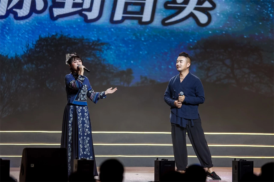 创新引领价值 理想成就未来——庆祝成立25周年表彰大会暨文艺晚会隆重举行