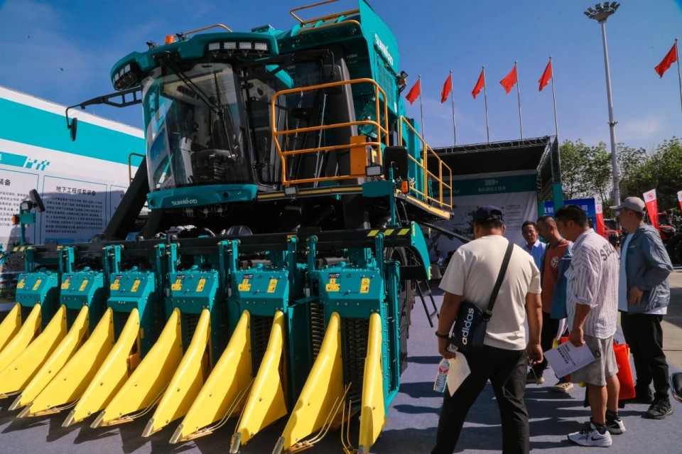 亮相2025新疆国际农业机械博览会