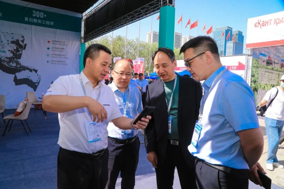 亮相2025新疆国际农业机械博览会