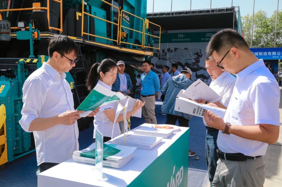 亮相2025新疆国际农业机械博览会