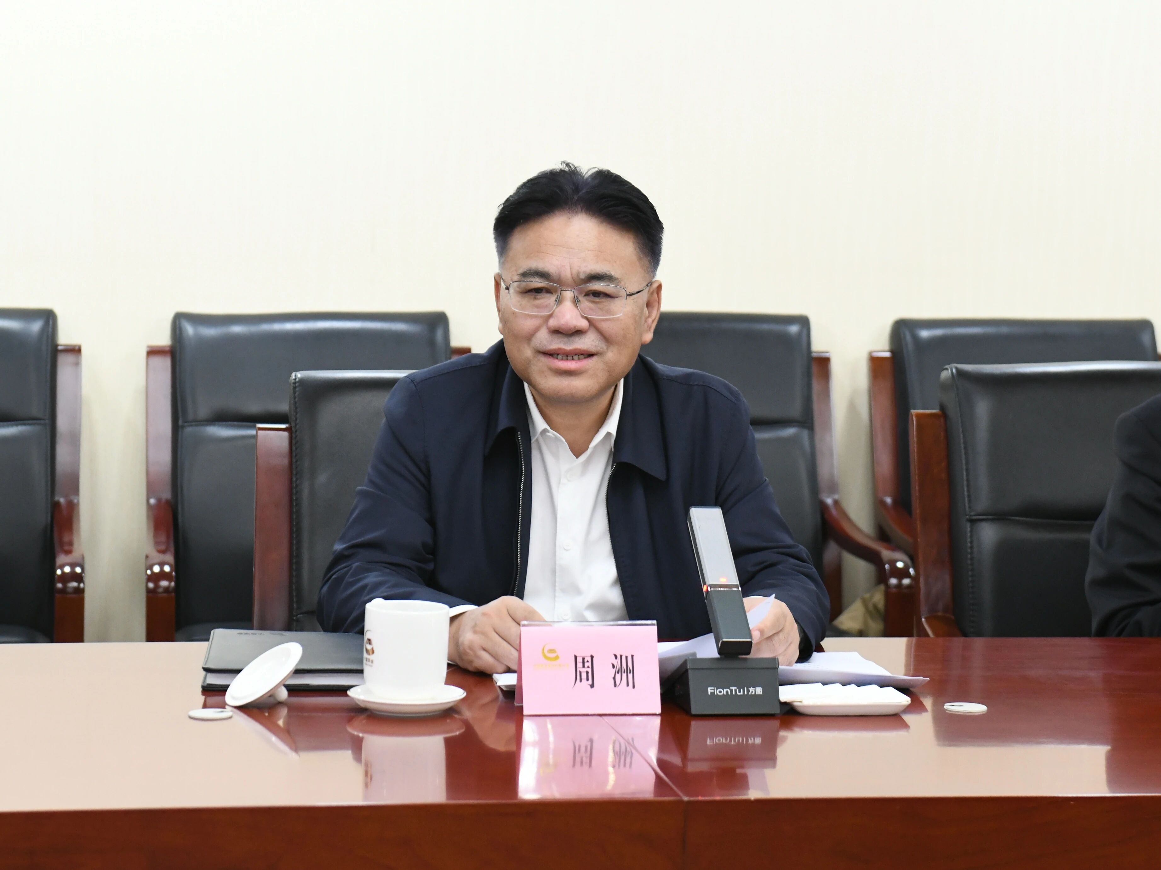 广州工控集团董事长景广军率团队到中国黄金集团拜访交流