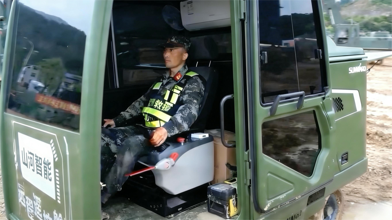 智能遥控挖掘机获评湖南省制造业单项冠军,彰显创新实力