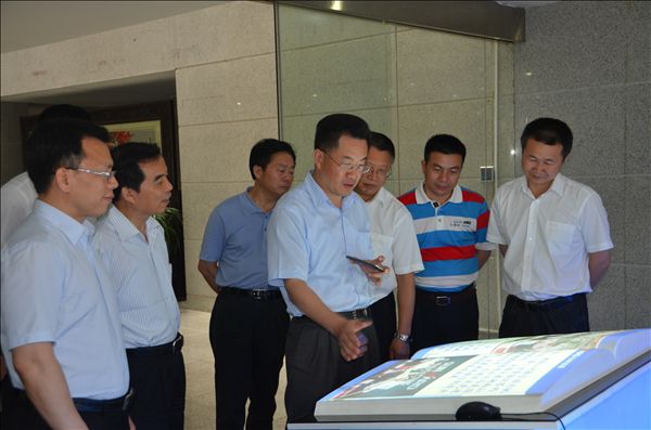 泸州市长刘强一行调研