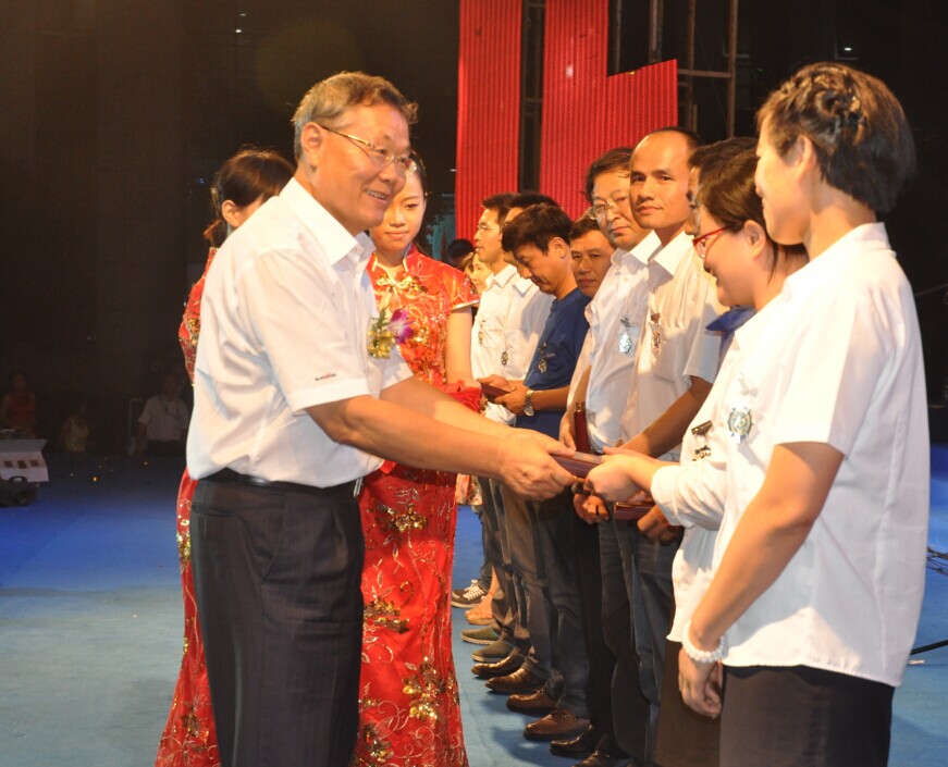 新征程 新跨越 十五周年庆典大会暨新产品新技术交流会隆重举行