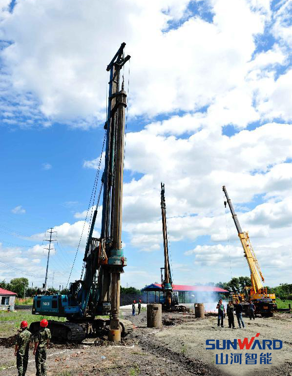 完美第一钻，助力哈佳快速铁路