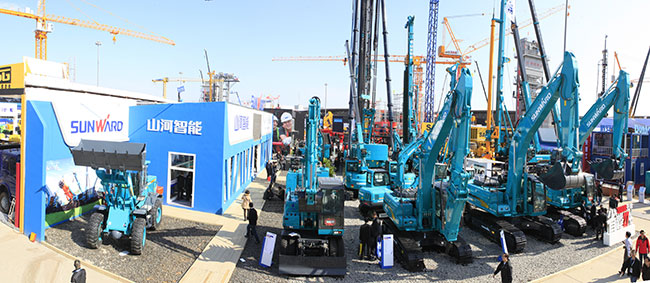 宝马展用创新倾倒客户，现场签单两亿元