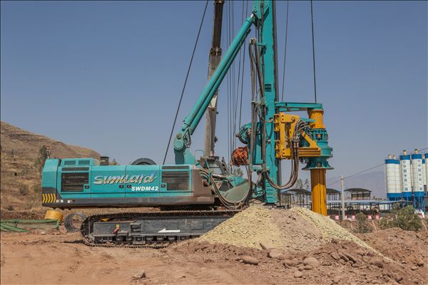 旋挖钻机强悍出击成昆铁路