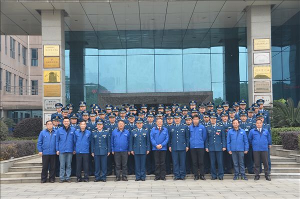 中国空军驻湘某师副师长一行考察