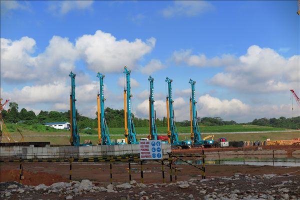 旋挖钻机中标新加坡地铁建设项目