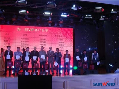 做挖掘机客户的好保姆