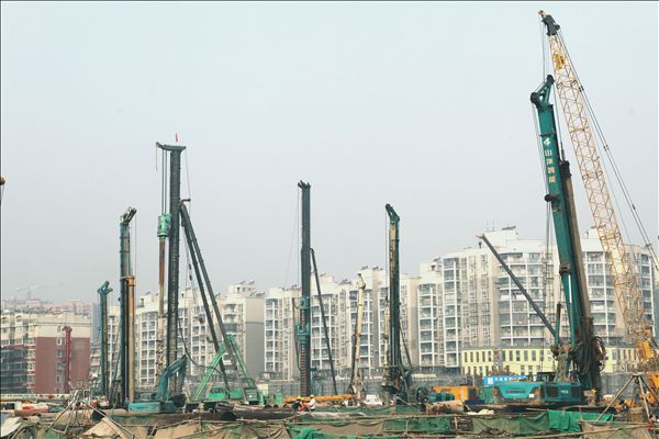 近亿元设备助力湖北万达广场建设