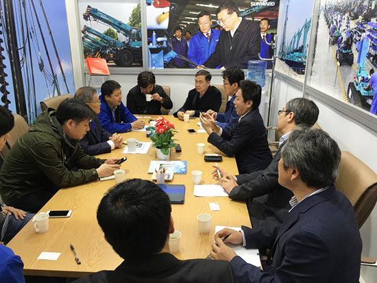 高端市场展风采