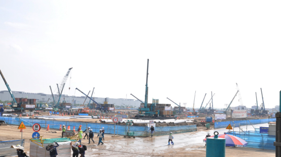 超300台ZYJ系列压桩机服务越南市场