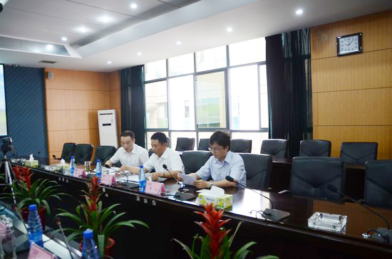 中国出口信用保险公司领导一行考察　