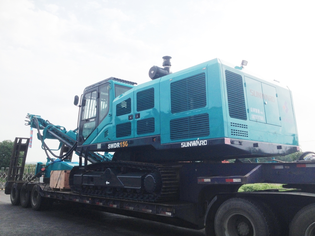 首台大孔径切削钻机SWDR150交付客户