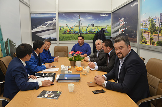 高端市场展风采