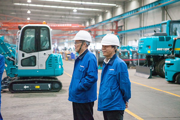 喜讯：朱建新荣获《长沙年鉴》2015年度十大人物奖