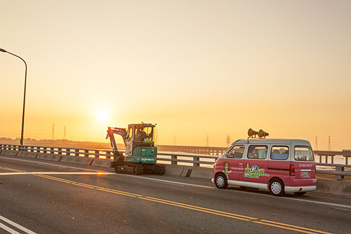 图说怪手环台净滩活动，智绘环保节能