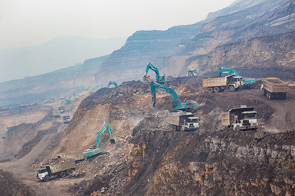 SWE385ES液压混合动力挖掘机获TOP50（2016）年度产品奖