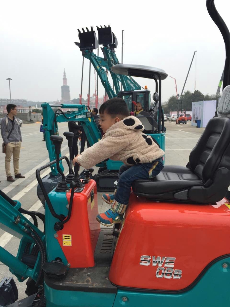 配博会上“迷你”装备展精新本色