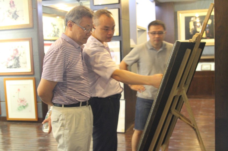 民盟支部活动彰显“针”功夫