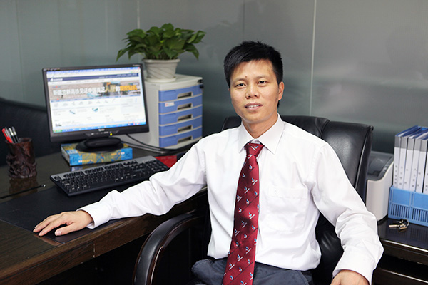 喜讯：朱建新荣获《长沙年鉴》2015年度十大人物奖