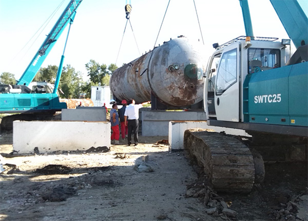 油田好帮手——伸缩臂履带起重机