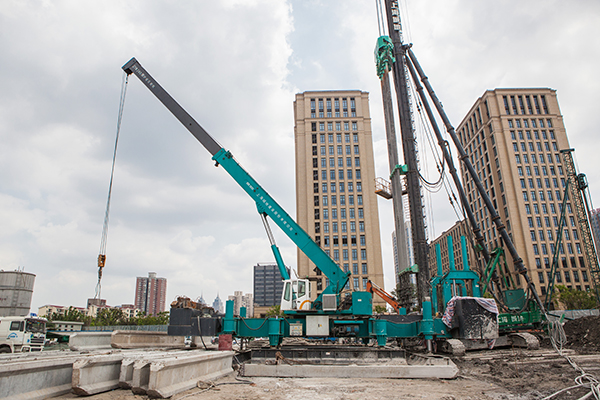 ZYW240围护桩压桩机惊艳问世