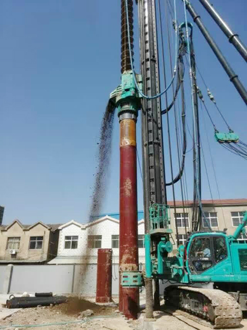 品质制胜双动力头强力多功能钻机屡创佳绩