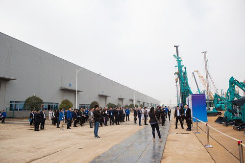 工程装备盛宴，东盟十国代表在很享受