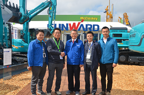 高端市场展风采