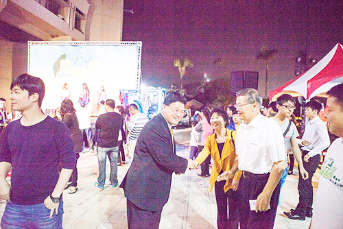 图说怪手环台净滩活动，智绘环保节能