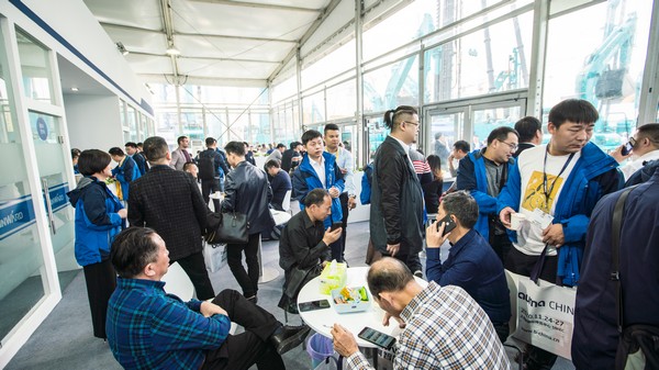 首日签单2.6亿元，创新产品引爆上海宝马展