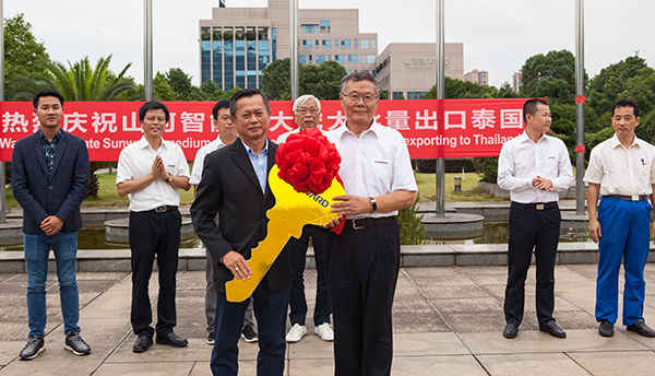 掘金一带一路，中大挖大批量出口泰国
