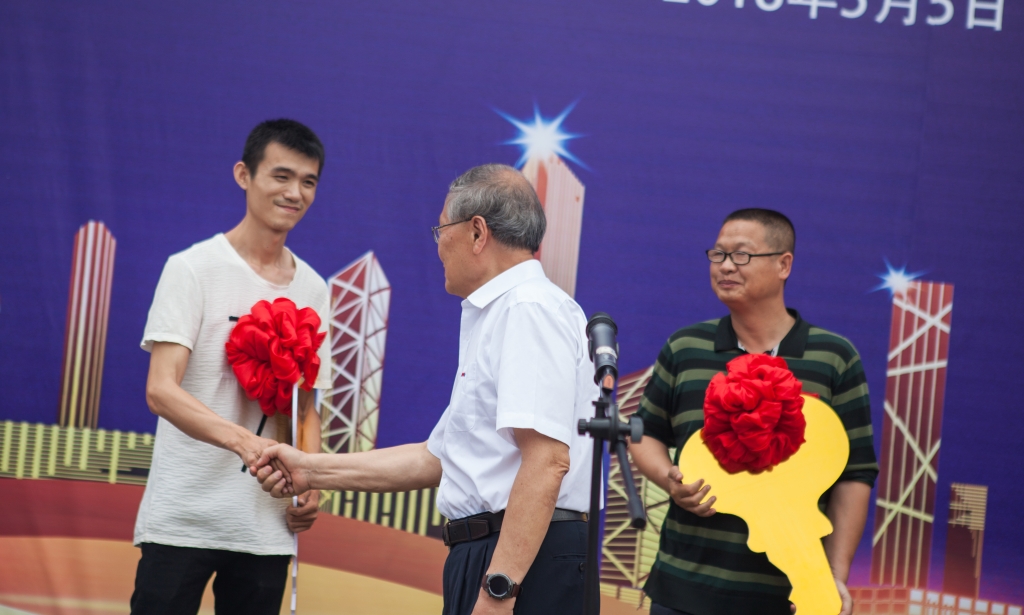 民族挖掘机品牌先导者，“城镇建设利器”SWE80E9荣耀上市